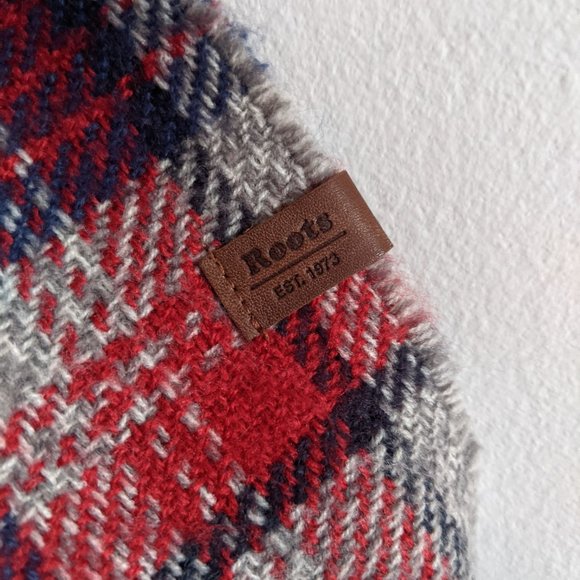 ROOTS Cypress Plaid Blanket Scarf - Picture 3 of 6